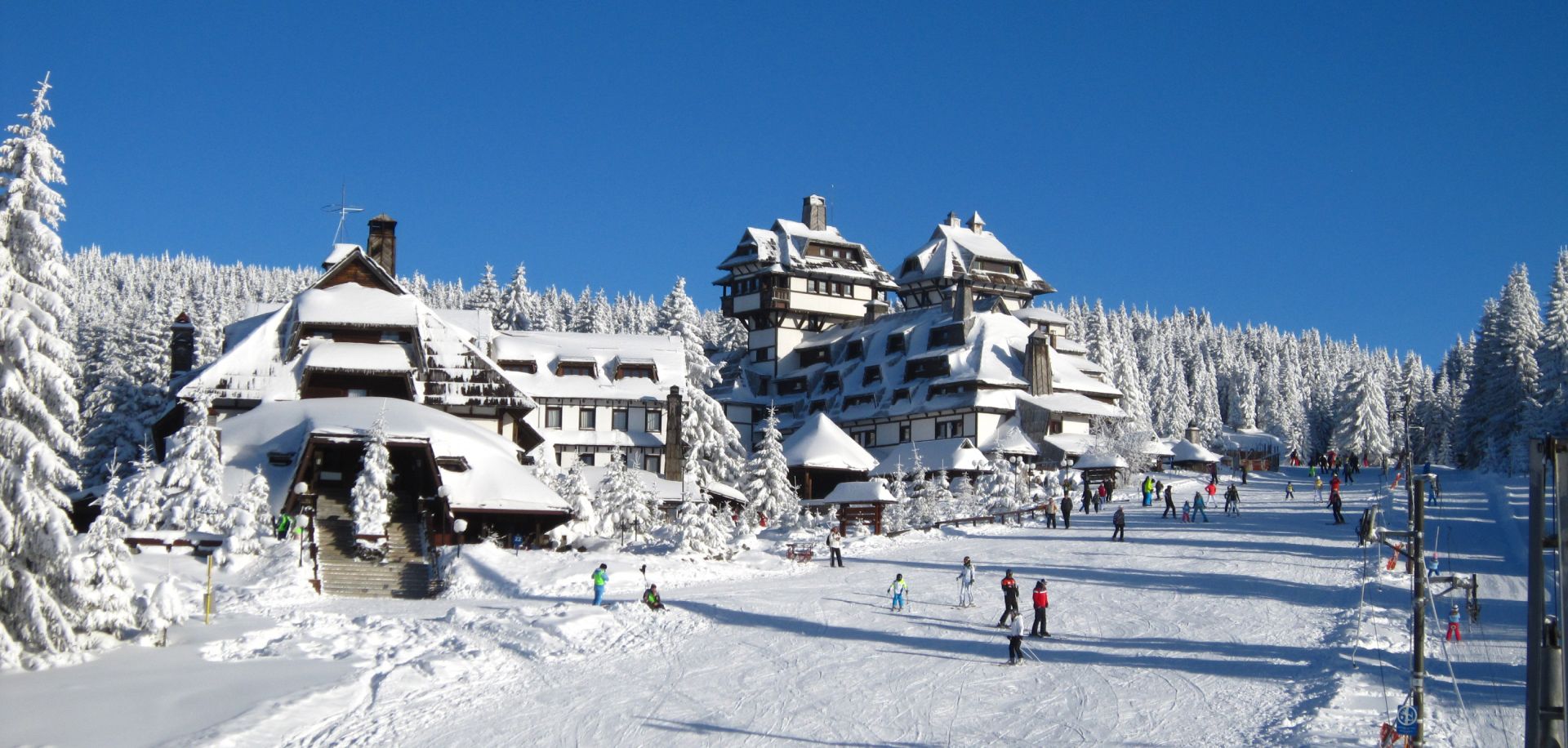 Nebeske Stolice zimi, snežni kompleks i ski staza